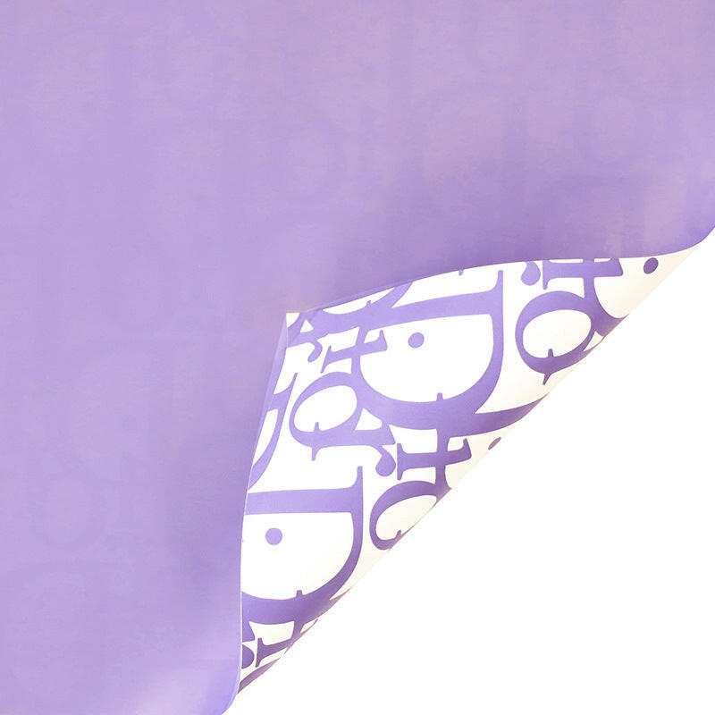 Waterproof flower wraps presenting lasting elegance in floral arrangements for special occasions and long-lasting beauty.