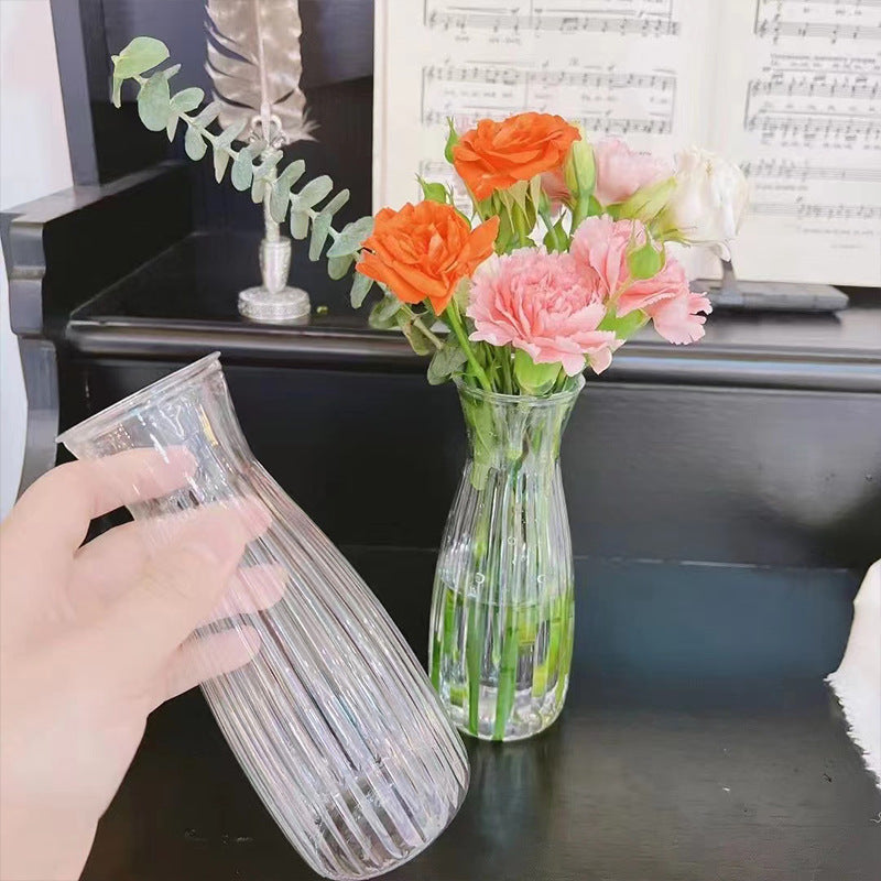 Packed vase to keep flowers fixed vase